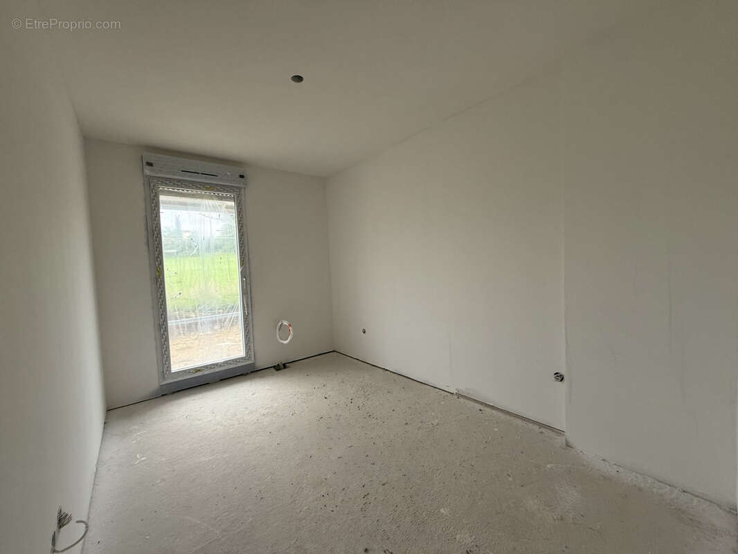 Appartement à COLOMBIER-SAUGNIEU