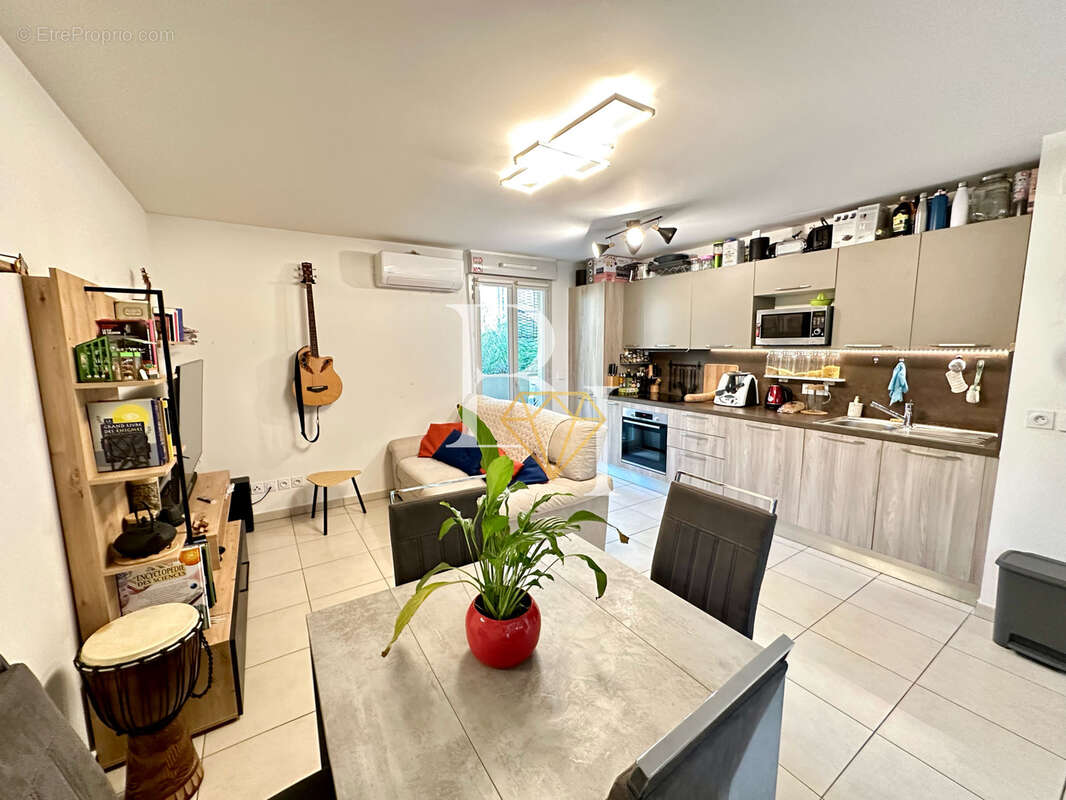 Appartement à GATTIERES