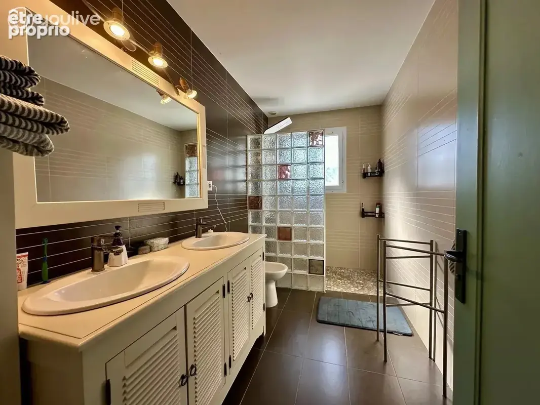 Maison spacieuse avec piscine à Saint Mathurin - photo 10