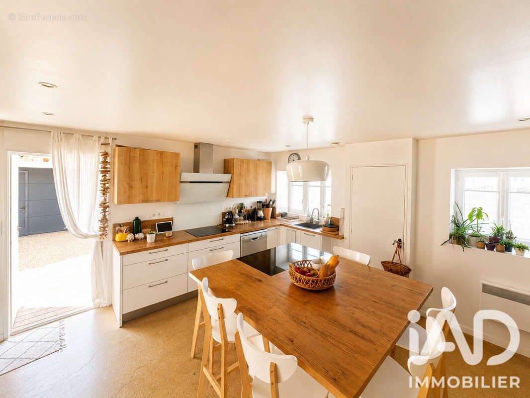 Maison 109 m² à Talmont-Saint-Hilaire  - photo 2