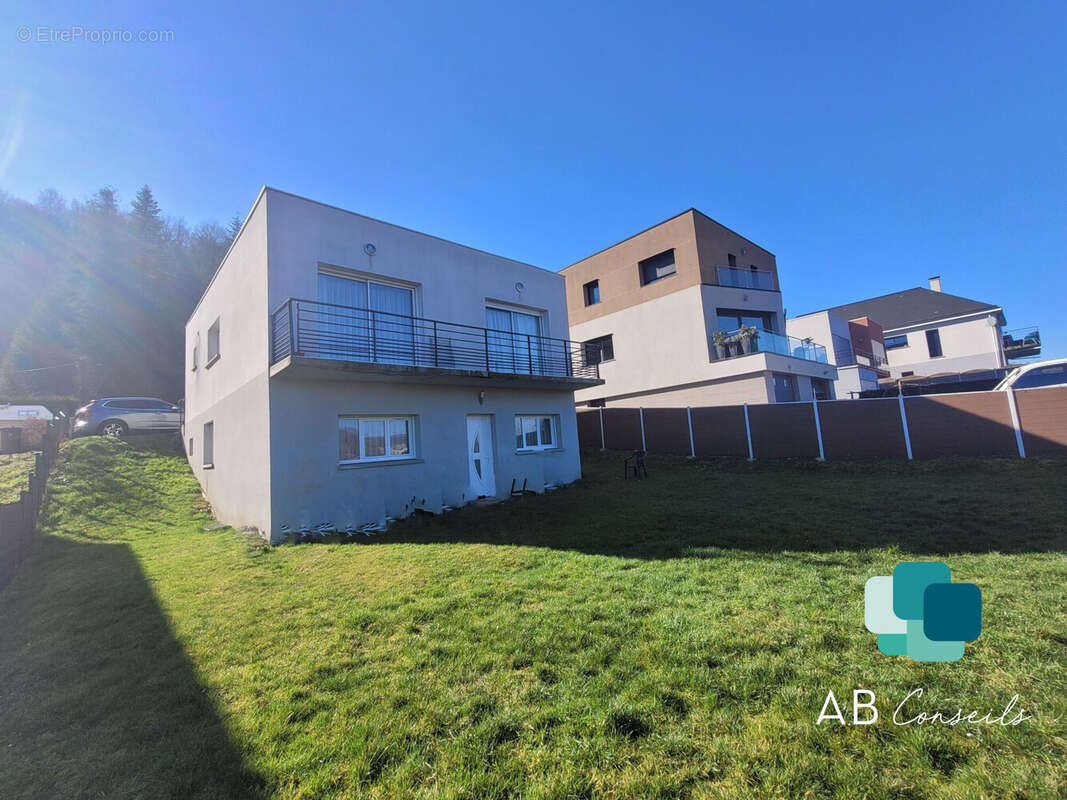 Maison à SAINT-LEGER-DU-BOURG-DENIS