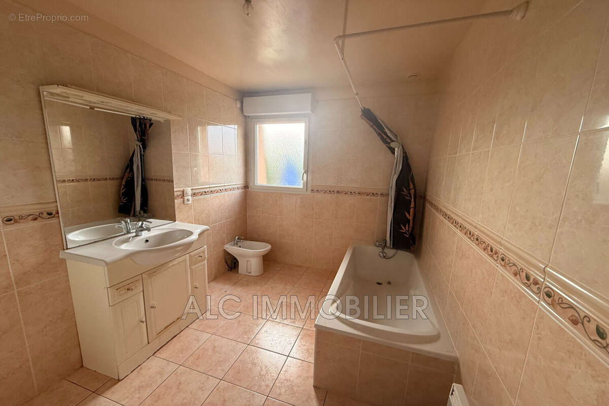 Maison à MAROLLES-LES-BRAULTS