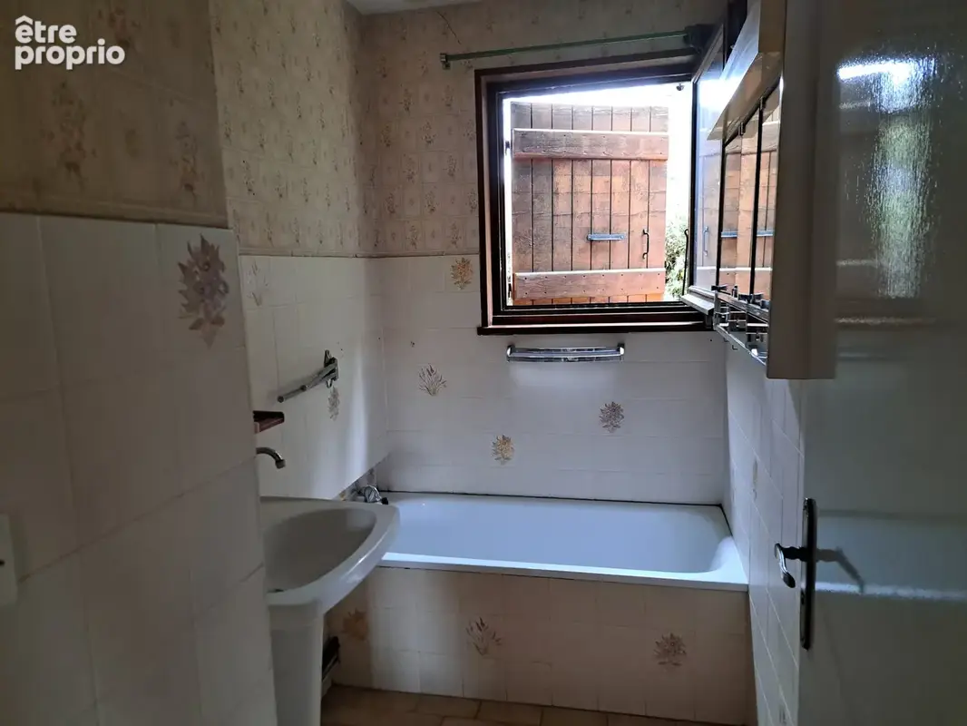 Petite maison d'habitation sur 864 m2 proche du centre - photo 9