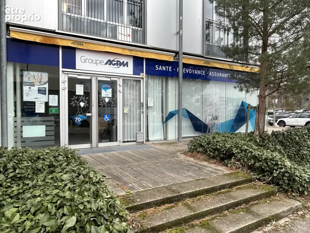 Local commercial d’angle 179 m2   bureaux / activités professionnelles   2 parkings - photo 3