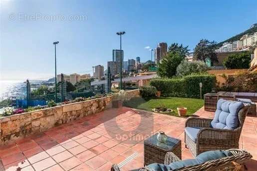 Appartement à ROQUEBRUNE-CAP-MARTIN