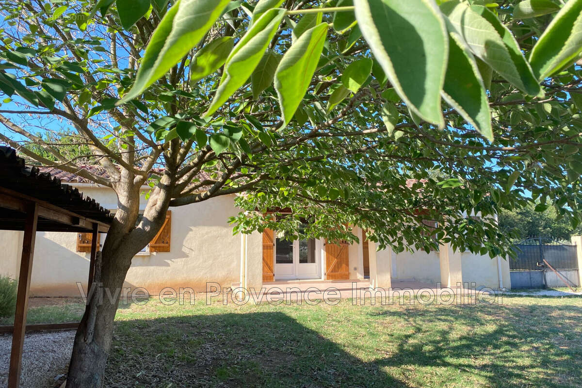 Maison à MORIERES-LES-AVIGNON