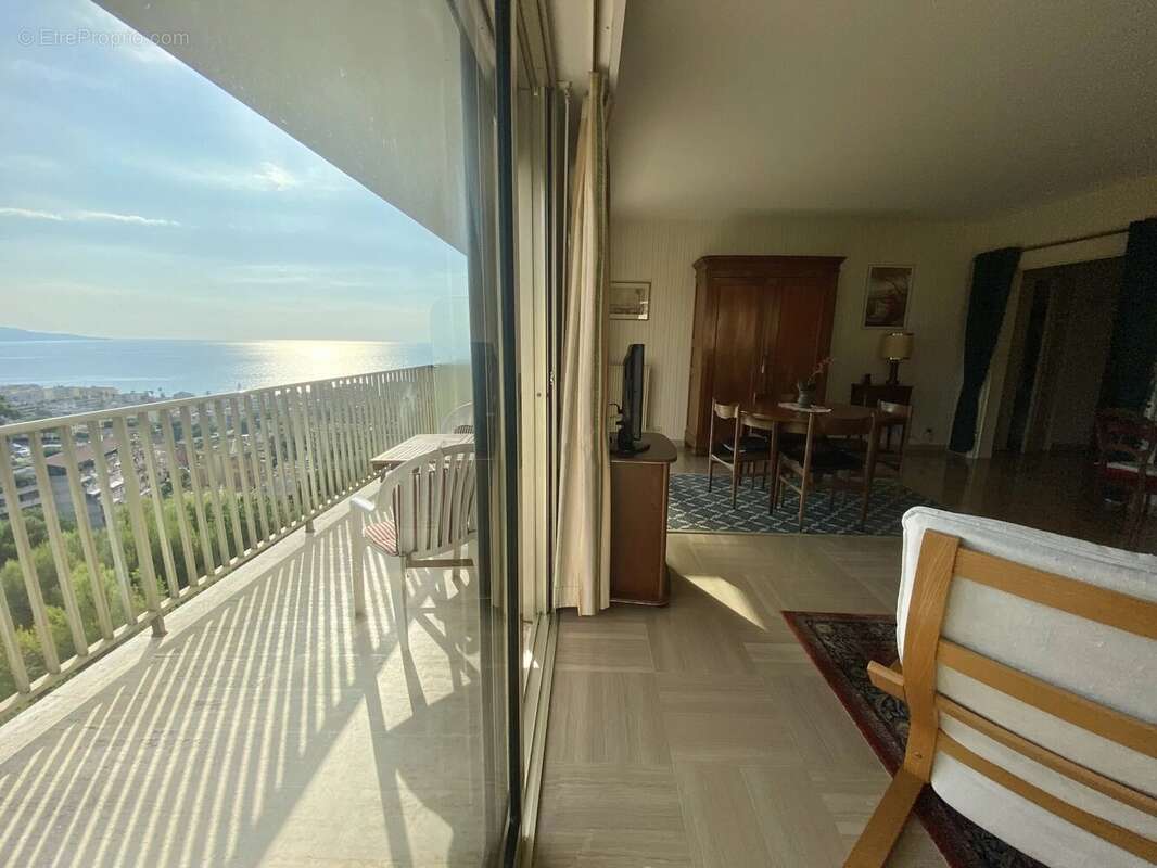 Appartement à ROQUEBRUNE-CAP-MARTIN