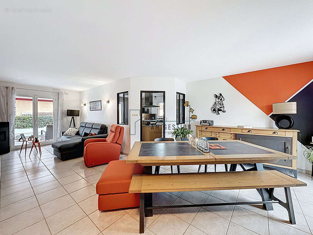 Maison à ORADOUR-SUR-GLANE