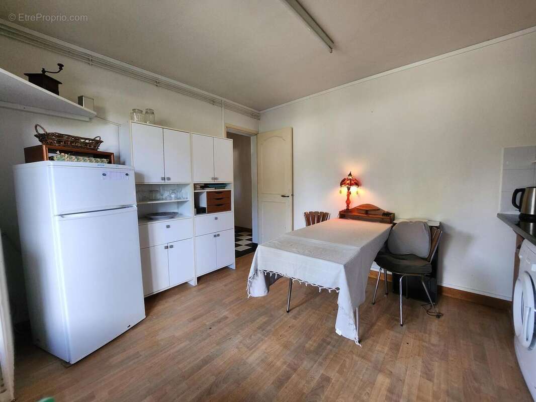 Photo 8 - Commerce à CAZAUBON