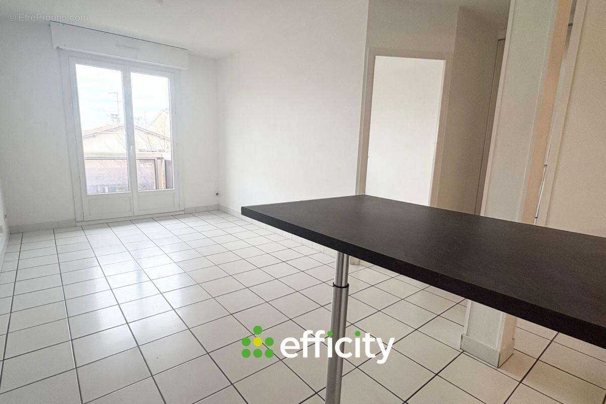 Appartement à SAINT-PIERRE-DE-CHANDIEU