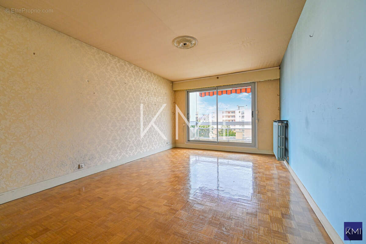 Appartement à LES LILAS
