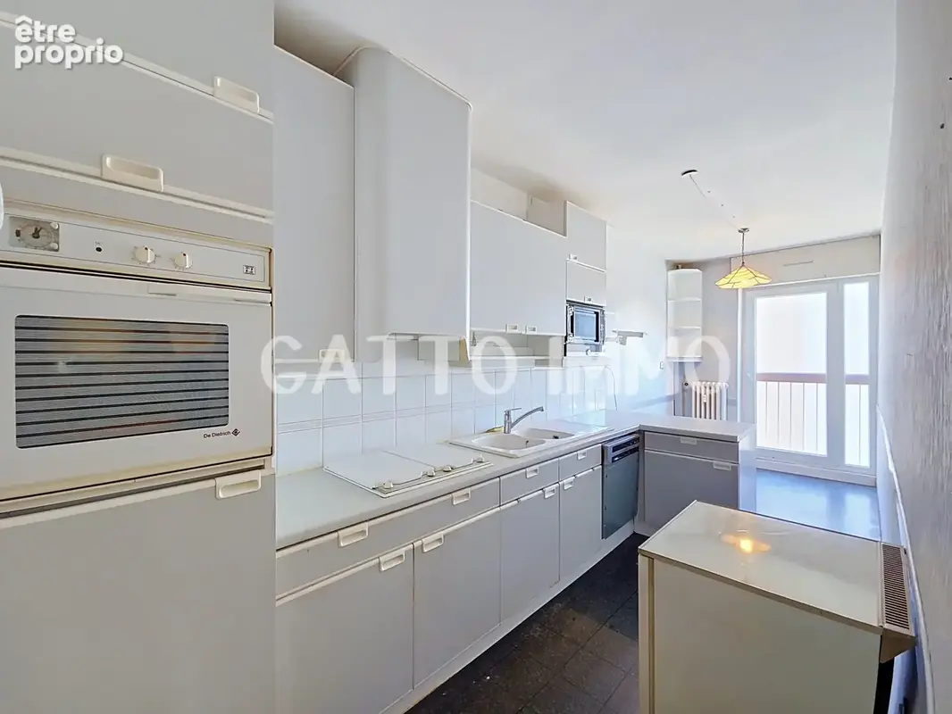 Appartement de 100m2 // 3 ch // cave // 1 place parking // av strasbourg metz - photo 8