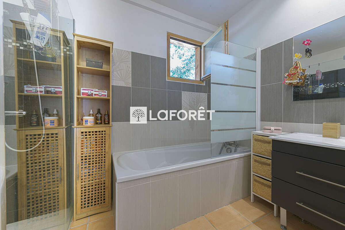 Maison à MONCLAR-DE-QUERCY