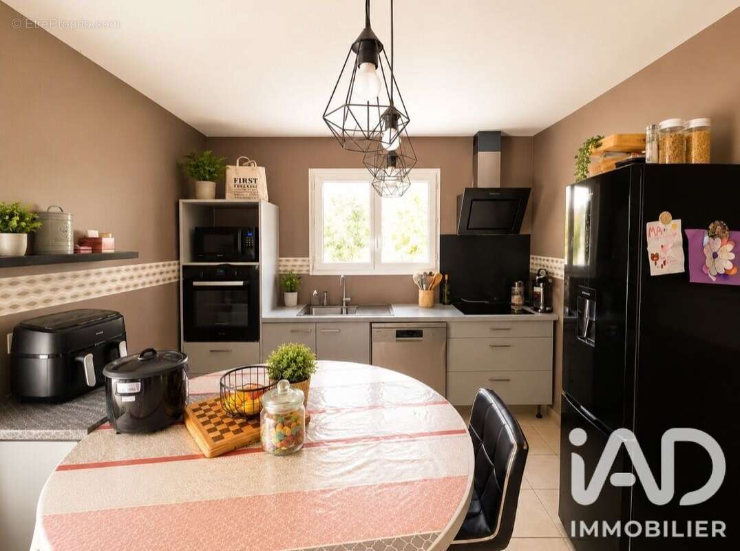 Maison 118 m² à Saint-Andre-De-Cubzac  - photo 3