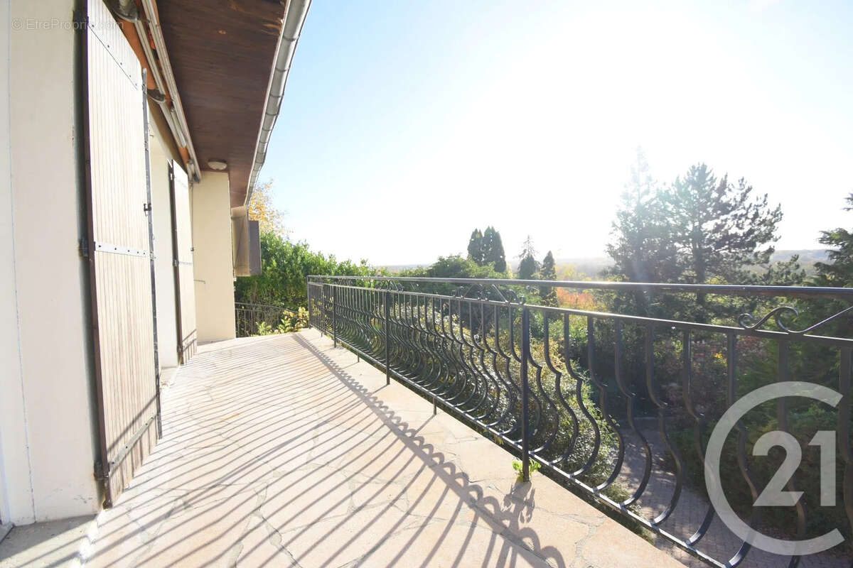 Maison 181 m² à Abrest  - photo 5