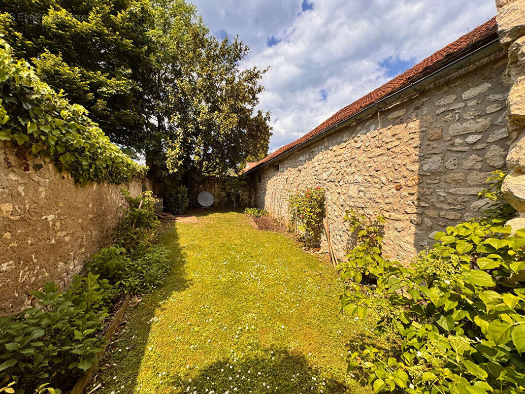 Maison à SAINT-NOM-LA-BRETECHE