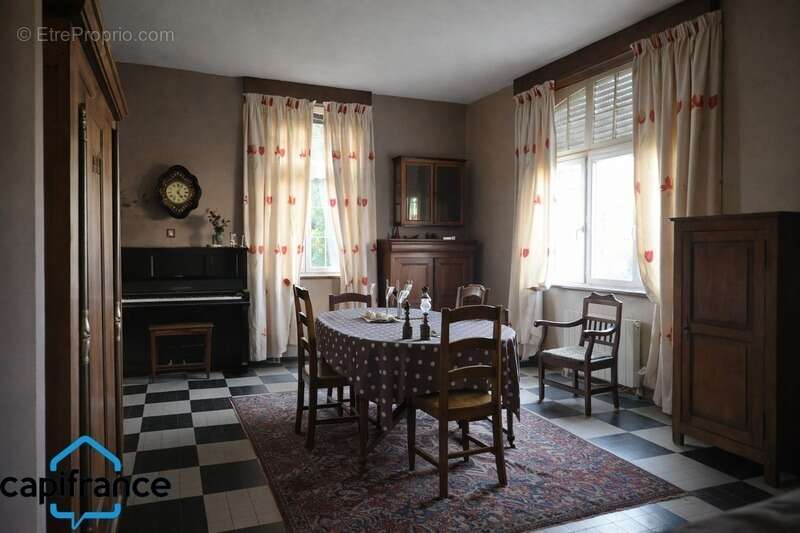 Maison à VIEUX-CONDE
