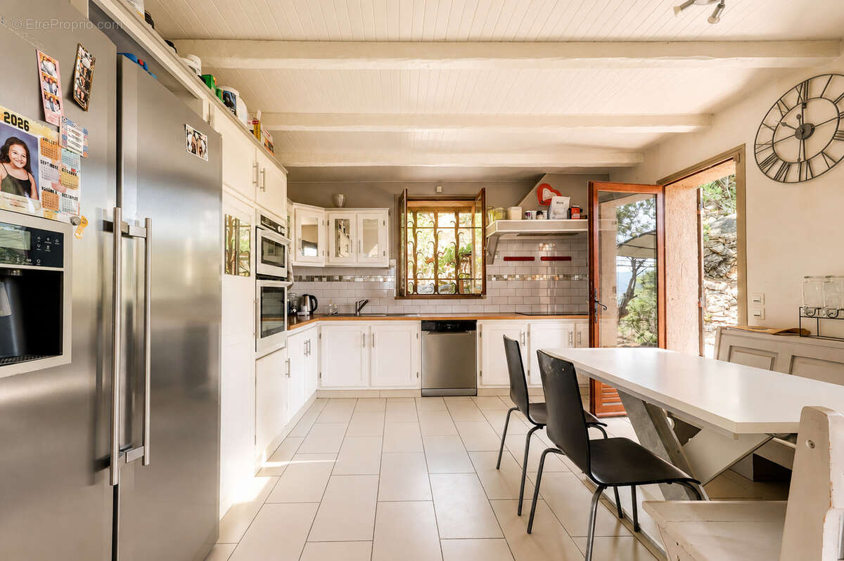 Exclusivité   Villa d'Exception T7 sur 2 000 m2 avec Piscine - photo 10