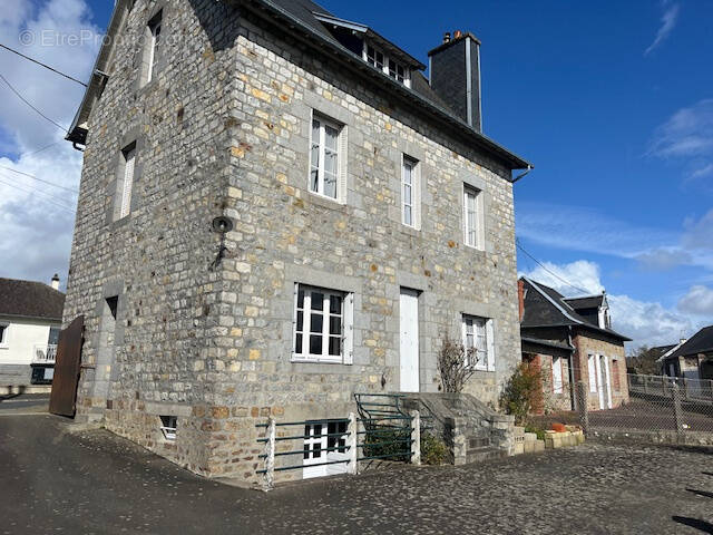 Maison à SOURDEVAL