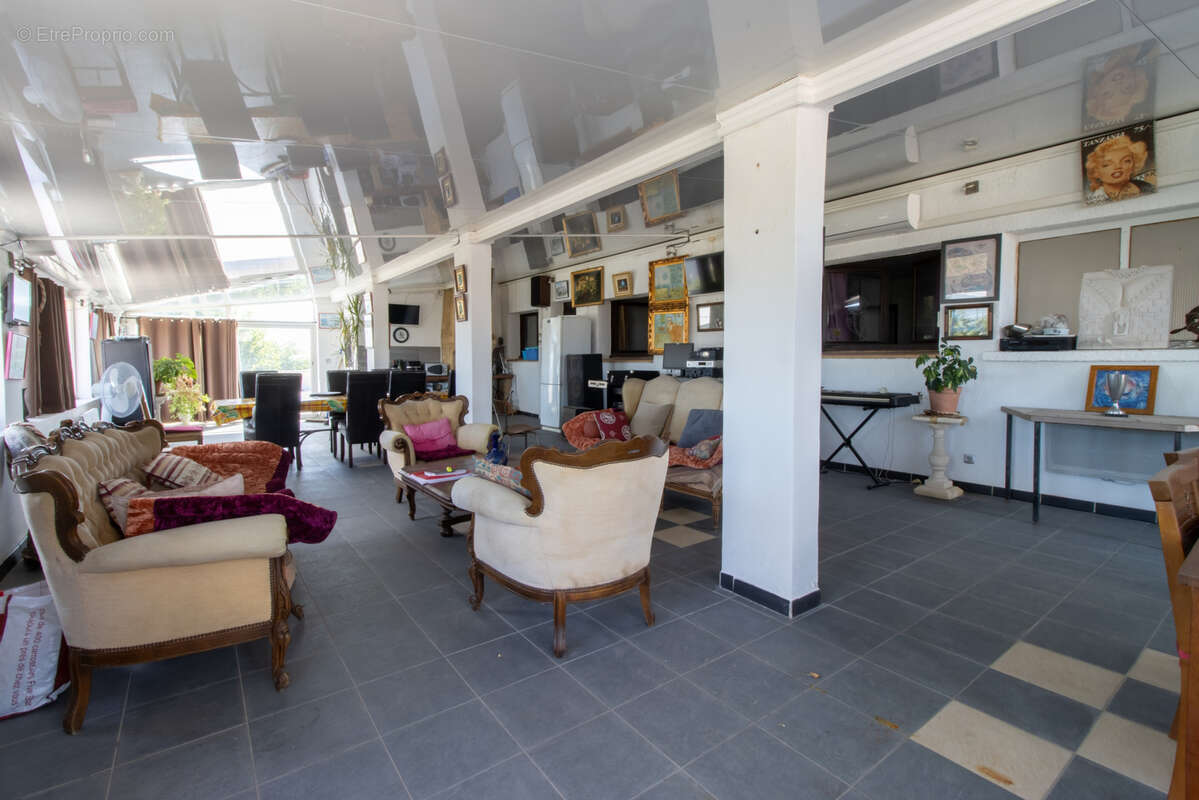 Vend local d'activite 750m2, bureau, appartement T5 145 m2 Beziers - photo 13