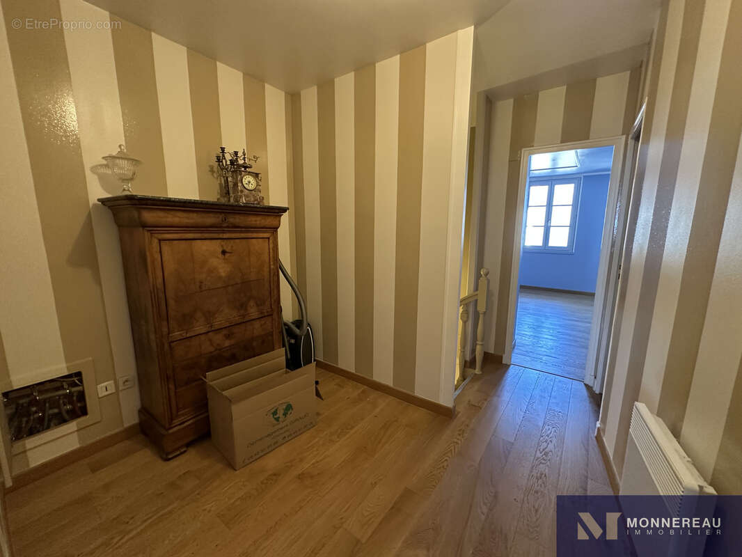 Appartement à BARBEZIEUX-SAINT-HILAIRE