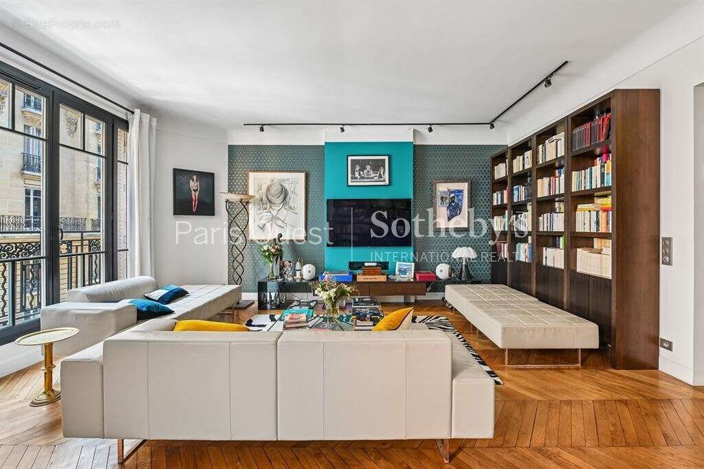 Appartement à NEUILLY-SUR-SEINE