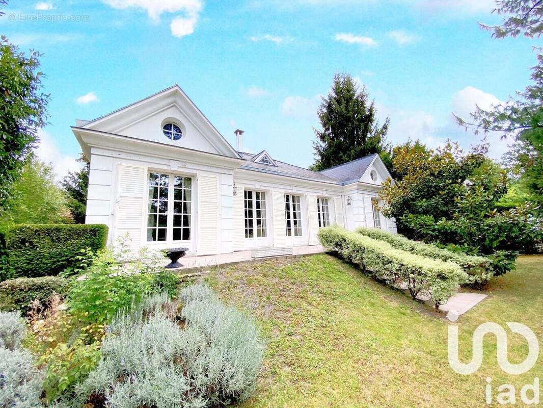 Photo 1 - Maison à LA CELLE-SAINT-CLOUD