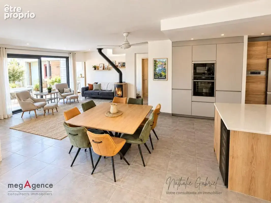 Un air de vacances à Angers avec cette villa de 6 chambres sur 203 m2 ! - photo 6