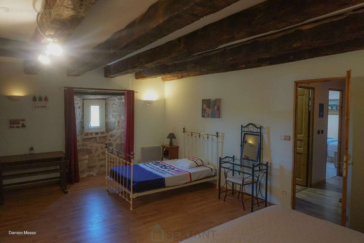 Maison à SAINT-SAUD-LACOUSSIERE