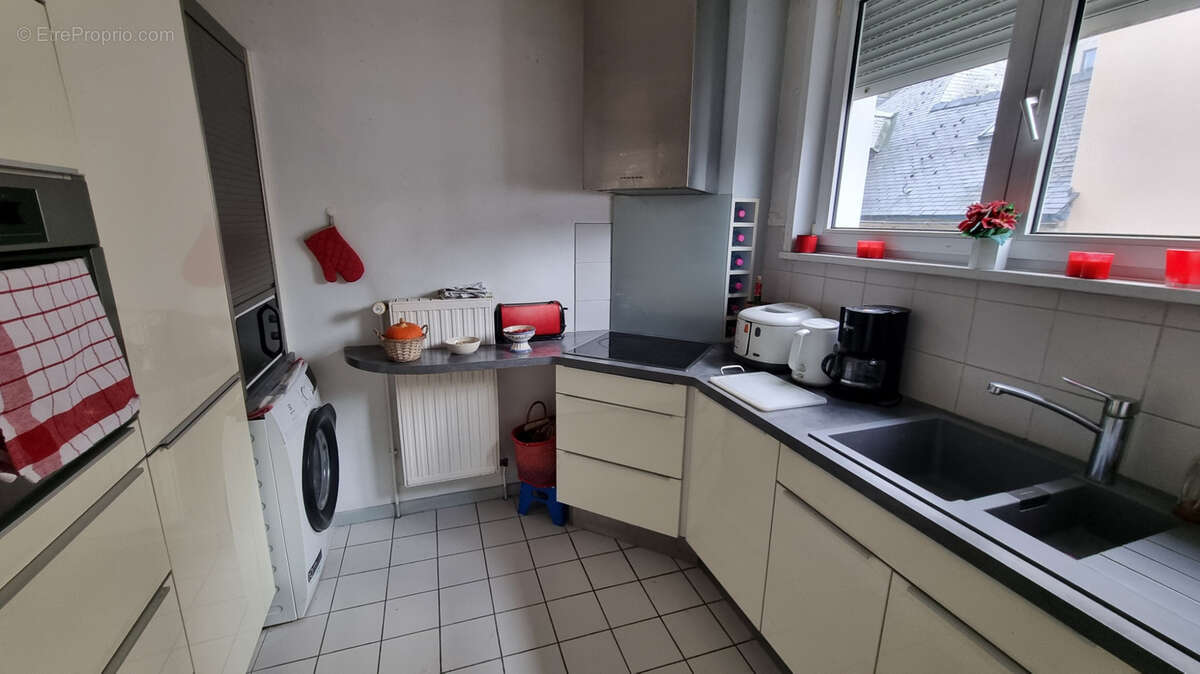 réf 3972 - Immeuble bien situé à usage d'habitation et professionnel avec garages - photo 6