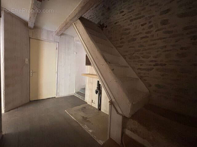 Maison à LE GUE-DE-VELLUIRE