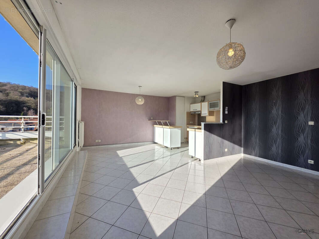 Appartement à CLOUANGE