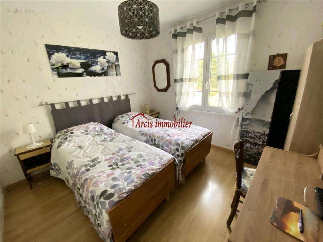 Maison à MAILLY-LE-CAMP