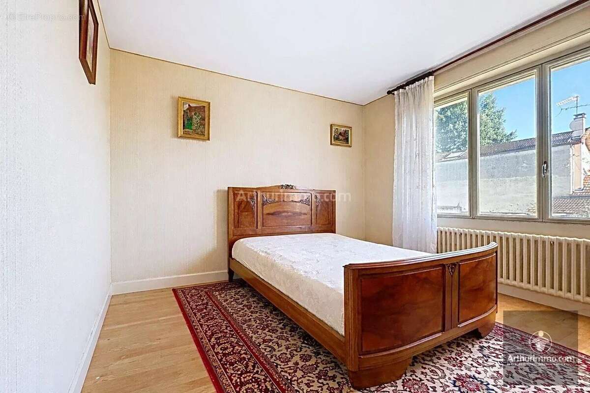Maison à RIORGES