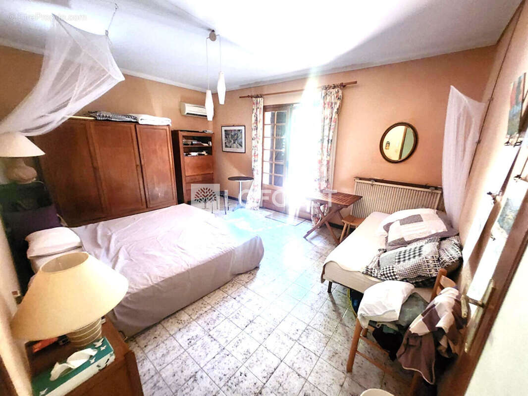 Maison + Appartement T3 La Seyne Sur Mer 6 pièce(s) 211 m2 - photo 8