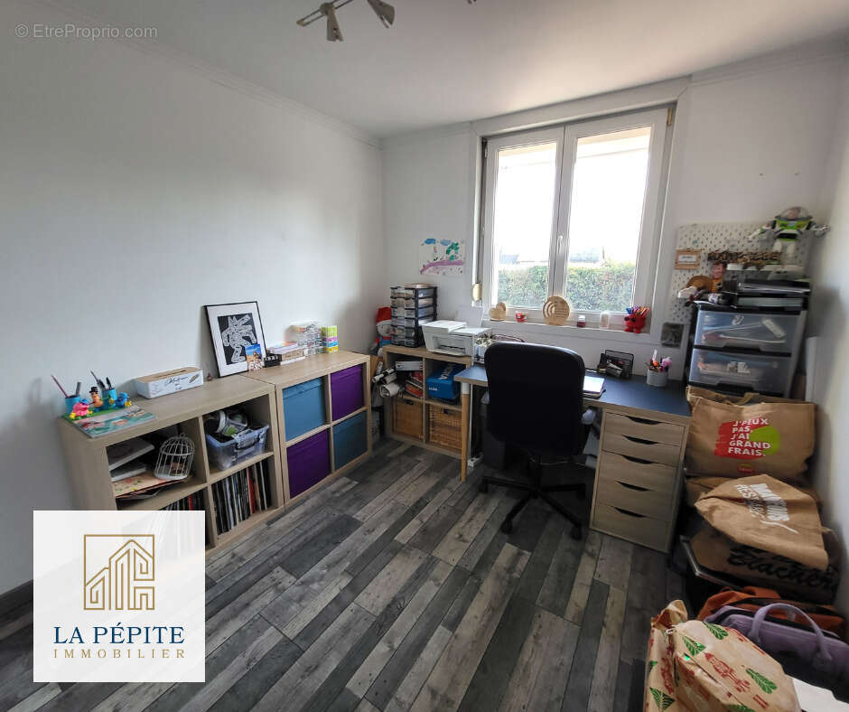 Maison à AULNOYE-AYMERIES