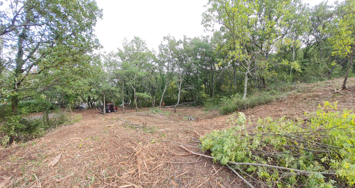 Terrain à UZES