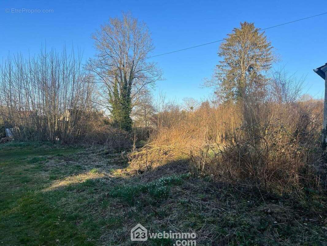 Ce terrain vous attend pour votre projet de construction - Terrain à NOUVION-LE-VINEUX