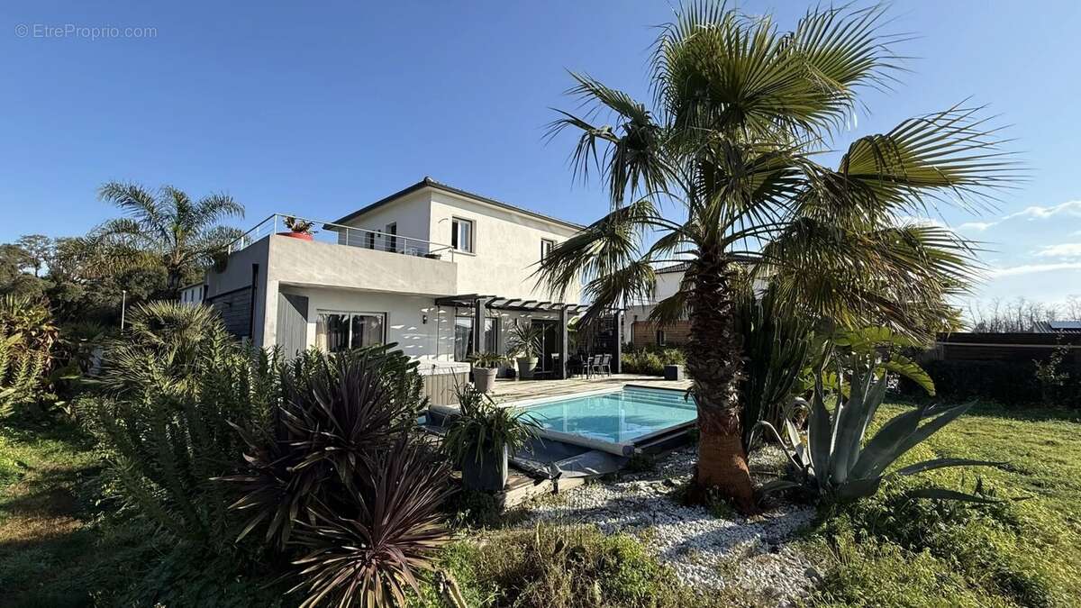 Maison à SANTA-LUCIA-DI-MORIANI