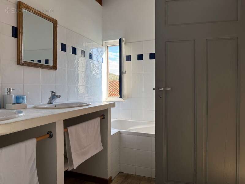 Maison à CASCASTEL-DES-CORBIERES