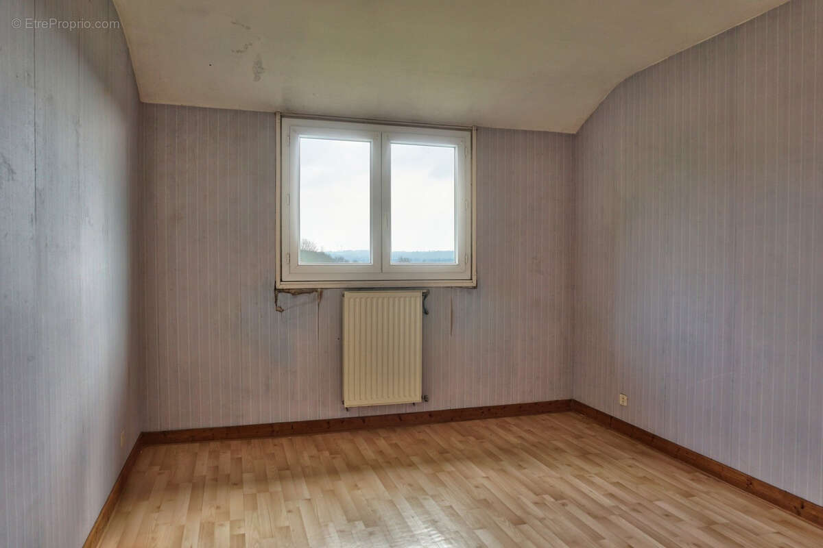 Maison à BELLE-ISLE-EN-TERRE