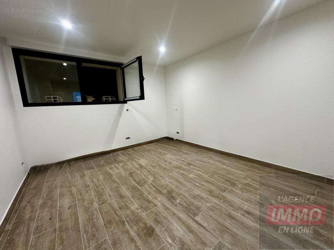 Maison 192 m² à Goussainville  - photo 4