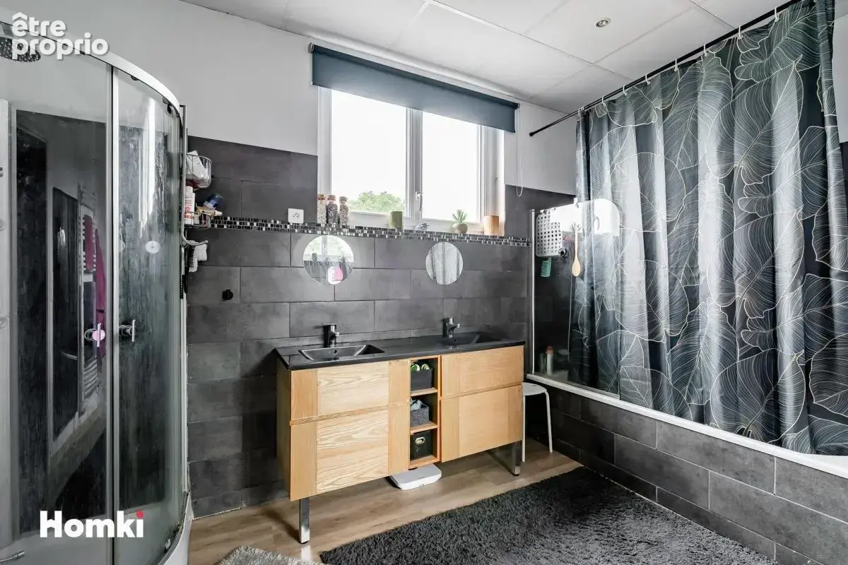 Proche Saint André de Cubzac  T5 de 155 m² - photo 18