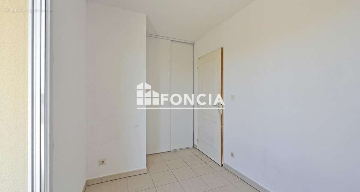 Appartement à PORT-SAINT-LOUIS-DU-RHONE