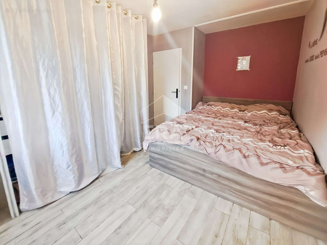 Maison à VERT-SAINT-DENIS