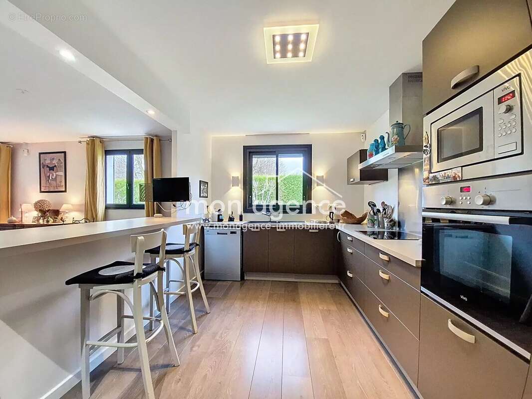 Maison à FRANQUEVILLE-SAINT-PIERRE