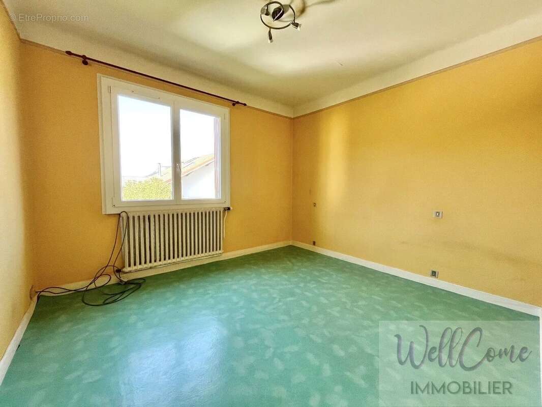 Maison à BRISON-SAINT-INNOCENT