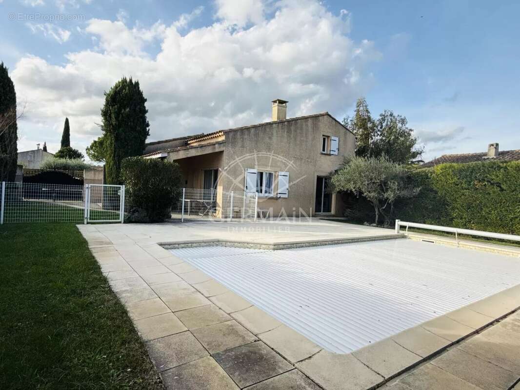 Maison à L&#039;ISLE-SUR-LA-SORGUE