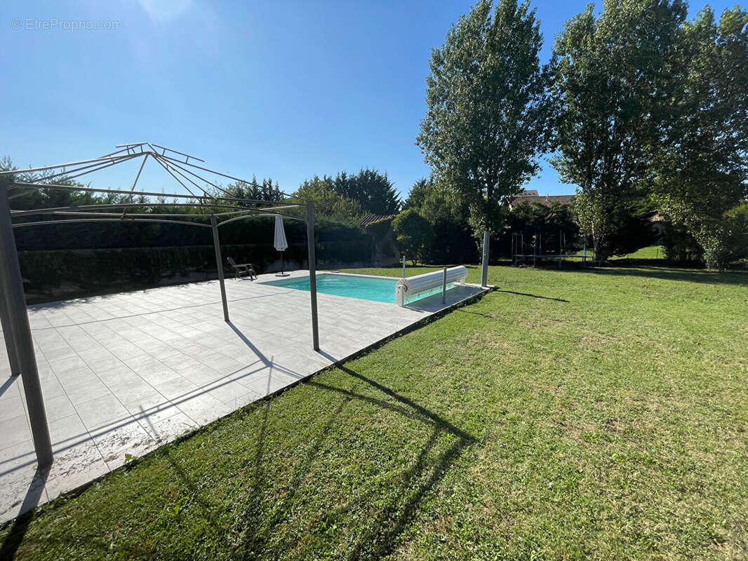 Maison de plain-pied avec piscine et jardin à Penne-d'Agenais - photo 15