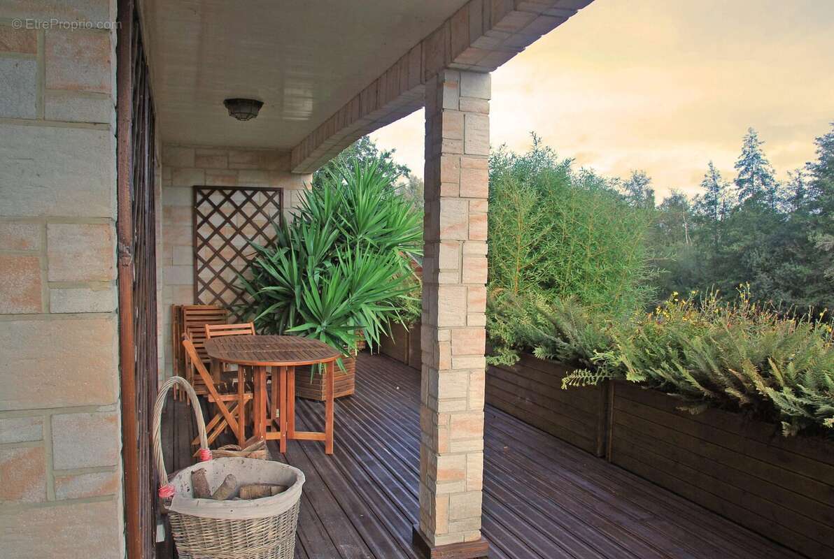 Maison à ECLUSIER-VAUX